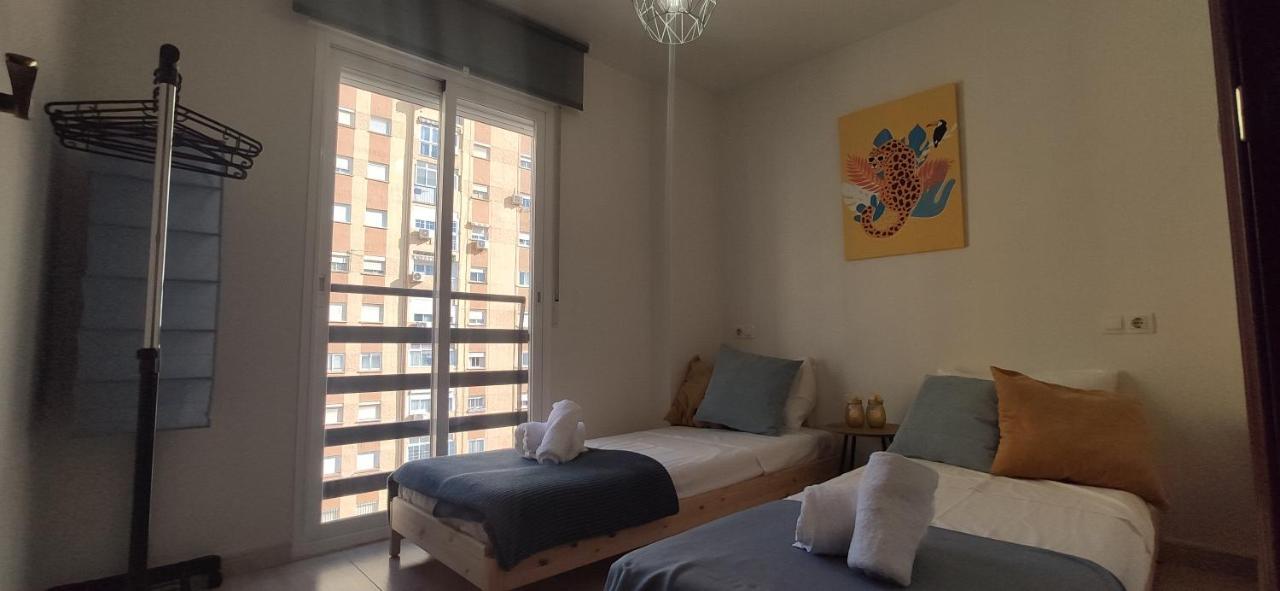 Апартаменты Huelin House Beach And Sun, Con Parking Y A 500 Metros De La Playa Малага Экстерьер фото